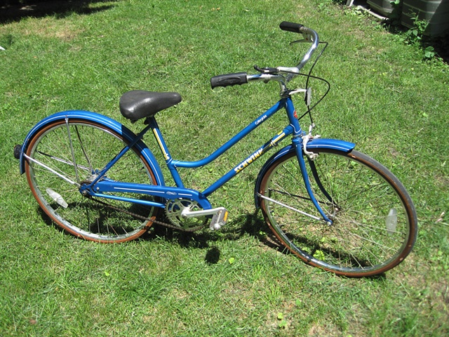Schwinn-Collegiate-womens 3 speed
