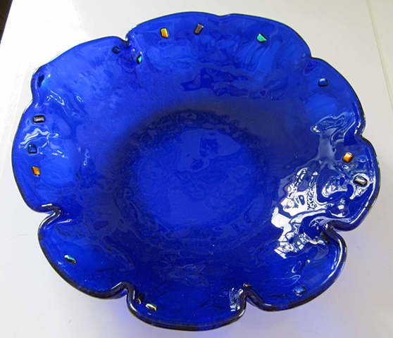 Cobalt blue Flower Bowl
Details:
Approx. 8"-9" wide x 2-3" deep
Comes in any color, not just this pretty blue!