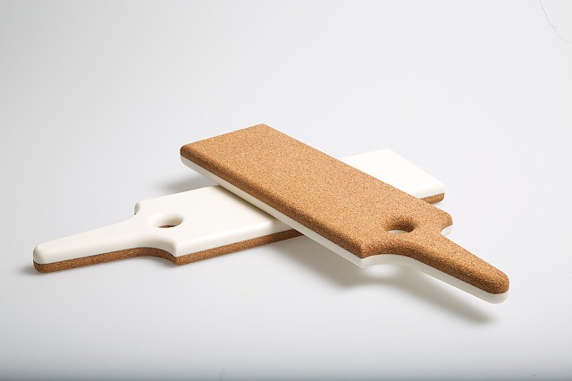 Cameo
Cork Trivet / Corian Food Service

4" x 16" Bat