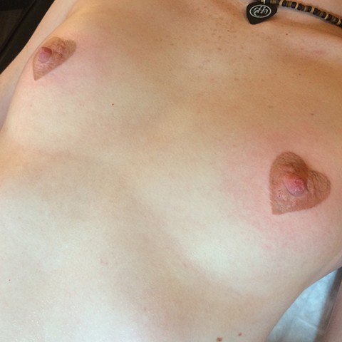 Nippel tattoo heart