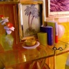 yellow roombox detail