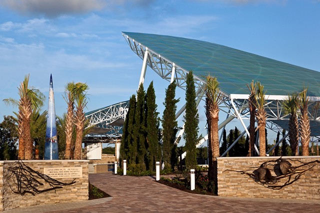 "Home", East Entry to Patriot Plaza
From the Collection of The Patterson Foundation
Sarasota National Cemetery
Sarasota, FL