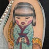 femme japonaise et tournesol