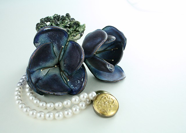 Accentuate Your Neckline (detail)
