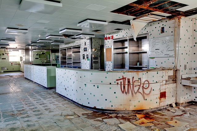 urban decay photography urbex beautiful deconstruction hospital chicago 
