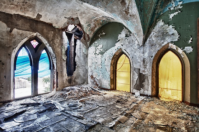 urban decay photography urbex beautiful deconstruction church chicago 