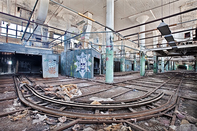 urban decay photography urbex beautiful deconstruction auto industry auto cars detroit