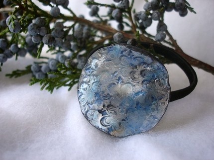 BRISK MOON Ponytail Holder
