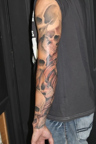 Skull sleeve 